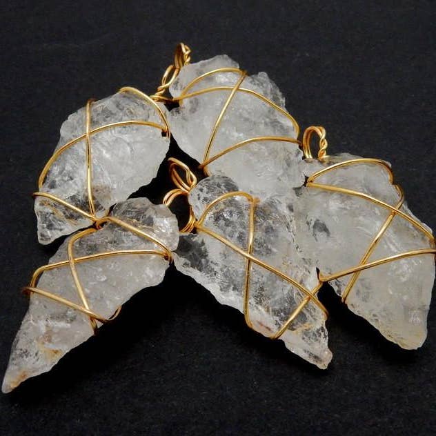 Rock Paradise – wholesale Individual charm/pendant – Crystal Quartz Arrowhead Pendant Wire Wrapped Gold Tone Arro2