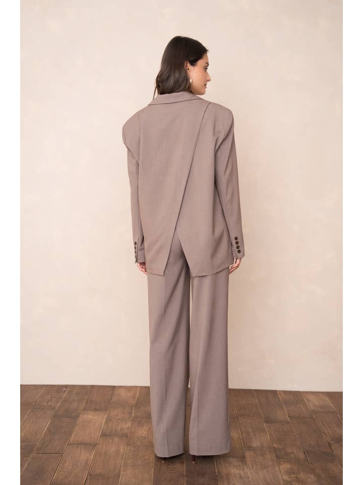 Attentif Paris – Engroshandel Blazer - Dame – Oversized dobbeltradet jakke med åbning bagpå39