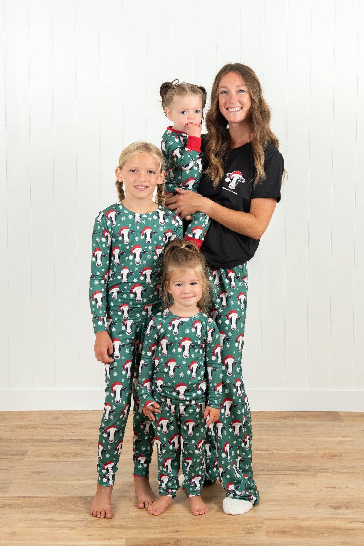 American Farm Company - Wholesale Sleepwear Bottom - Women's - Santa Cows & Snowflakes Adult Pajama Pants 2