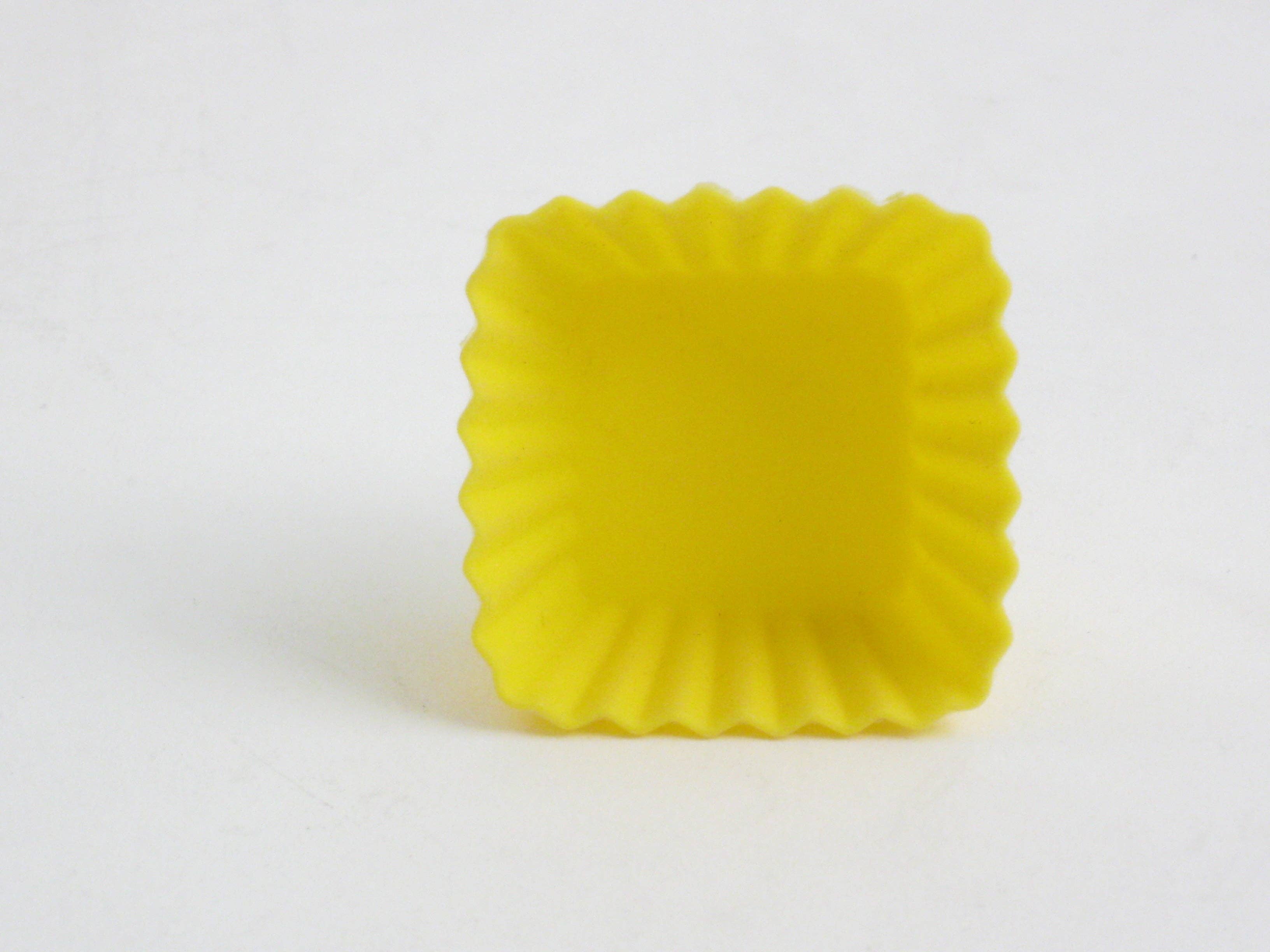 Kitchen Supply Wholesale - Wholesale Cupcake/Muffin Liner - MINI SILICONE BAKING CUPS, 1.5" X 1.5"6