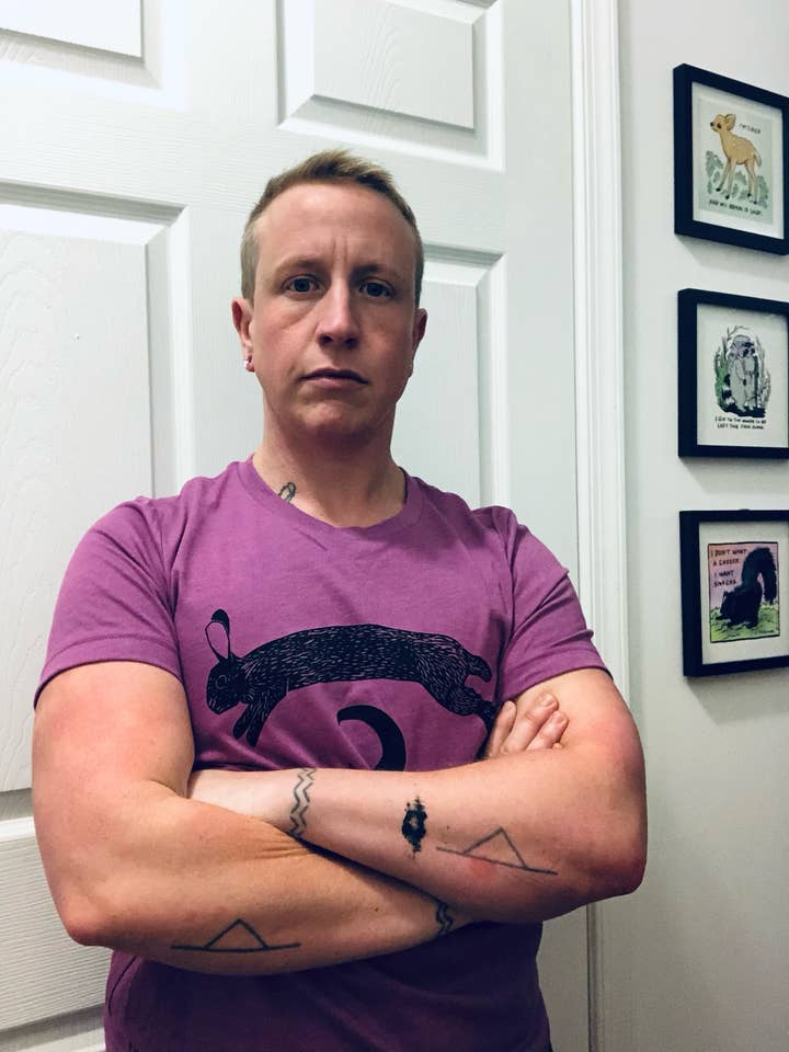 Critter Butts – T-shirt estampada - Unissexo por atacado – T-shirt Bun Over The Moon - Coelho1