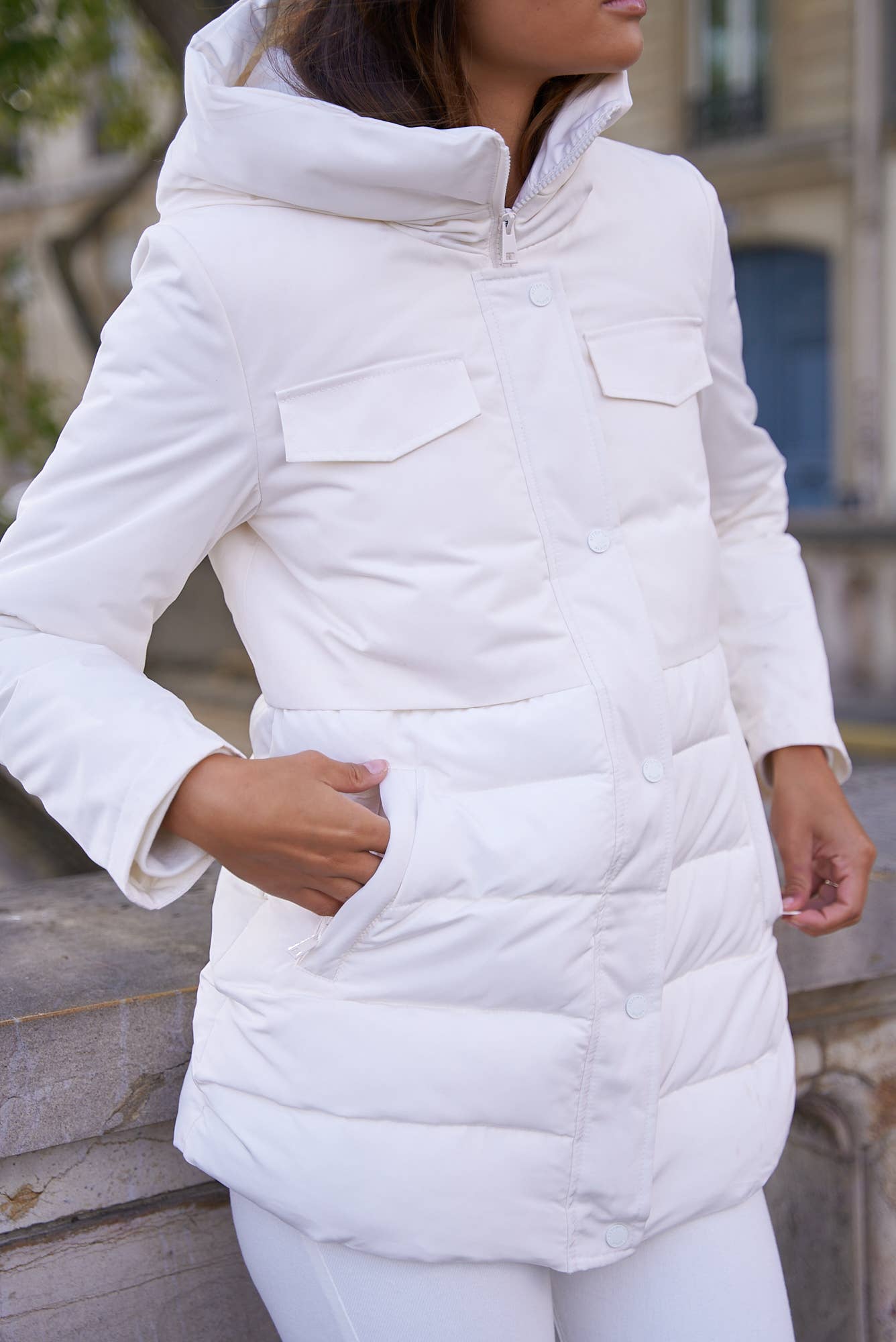 Attentif Paris – Großhandel Parka – Damen – Kurzer gesteppter Parka mit Kapuze1