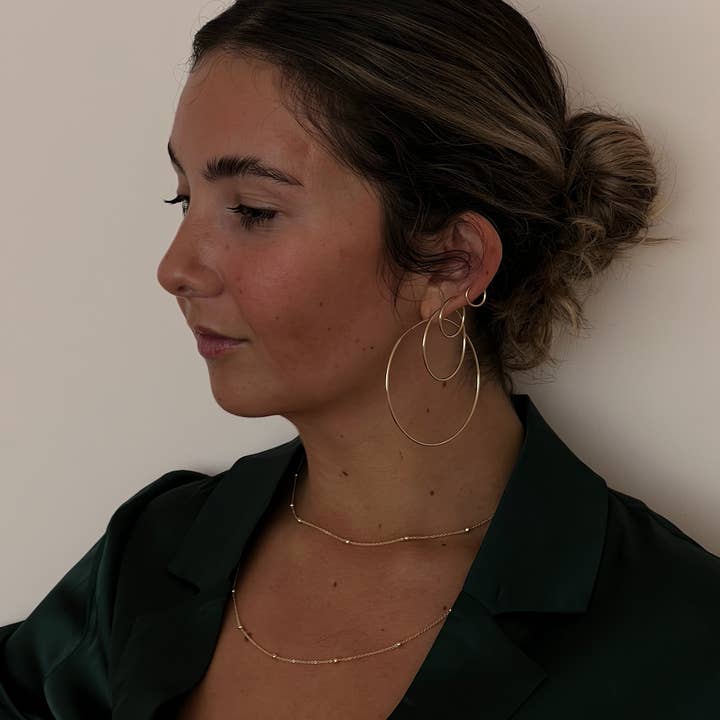 May Martin – wholesale Hoop-örhängen – Stora Guld Sömlösa Hoops2