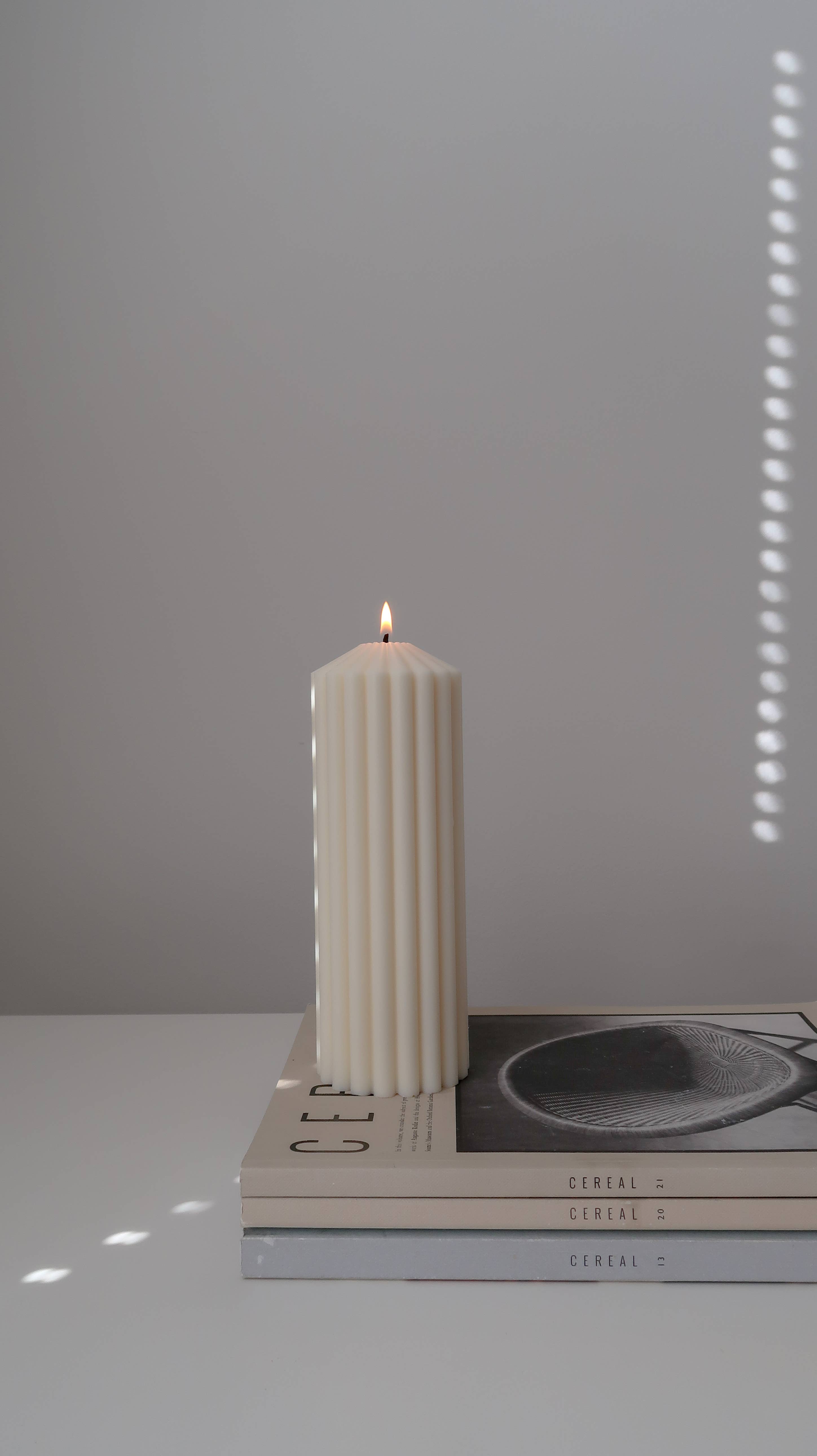 Jeune Home - Vente Bougies originales - Bougie haute cannelée en cire de soja parfumée | décoration mariage | 20 x 7 cm3