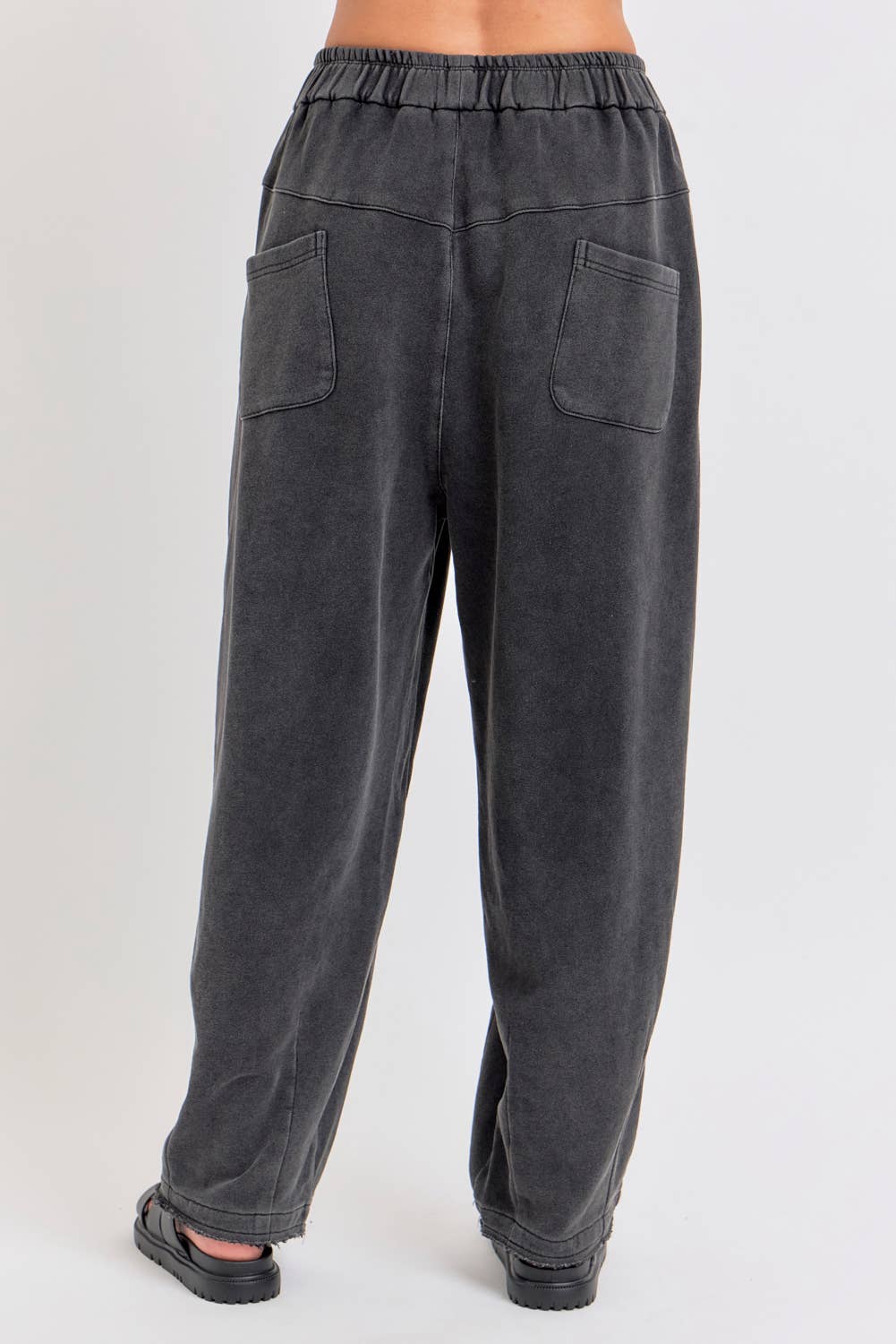 Sweet Lovely by Jen – wholesale Lounge Sweatpants/jogging bottoms – Women's – MINERAL WASHED SWEATPANTS IN FRENCH TERRY 38