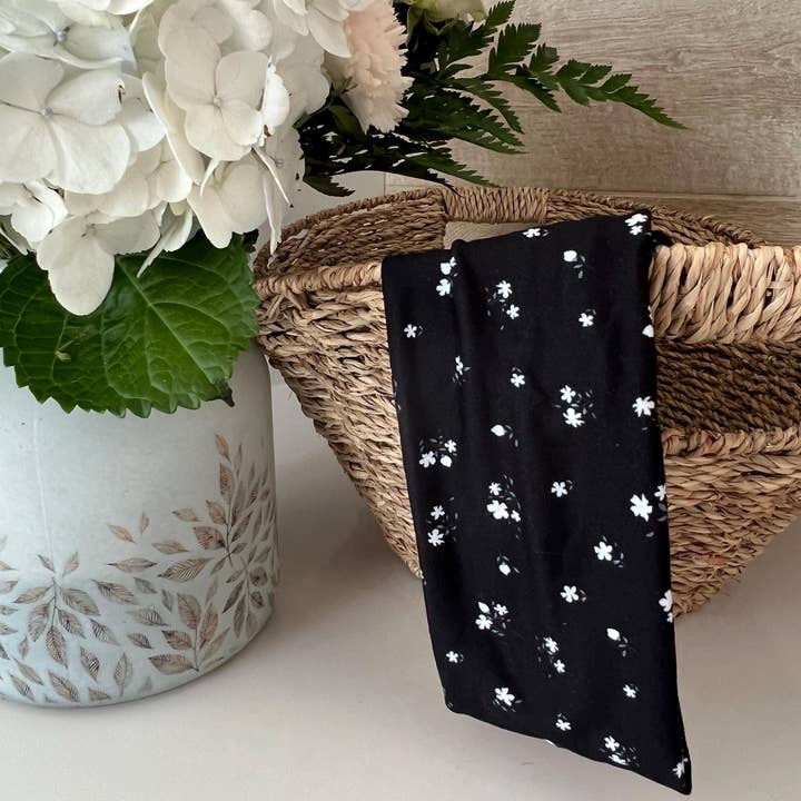 Diadema Moderna Plana - Flores en Blanco y Negro para venta al por mayor de The Common Thread Co