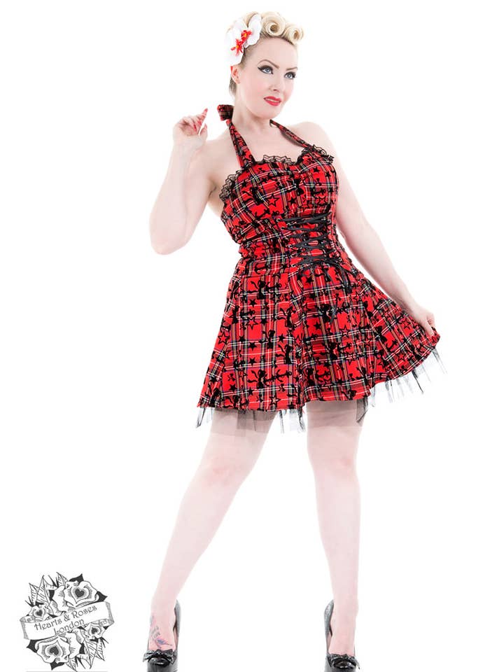 Mini-robe rouge en tartan floqué Kiara pour la vente par Hessar Trading CO LTD