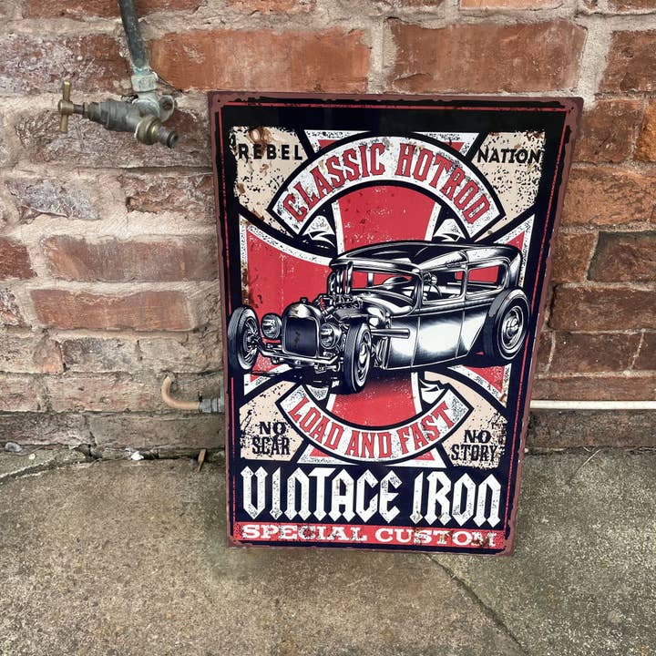 Klassisk Hotrod Vintage Iron Garage - Metal Retro Wall Sign for engroshandel hos The British Metal Signs Company