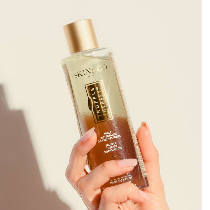 L'Huile Démaquillante pour la vente par SKIN&CO Roma