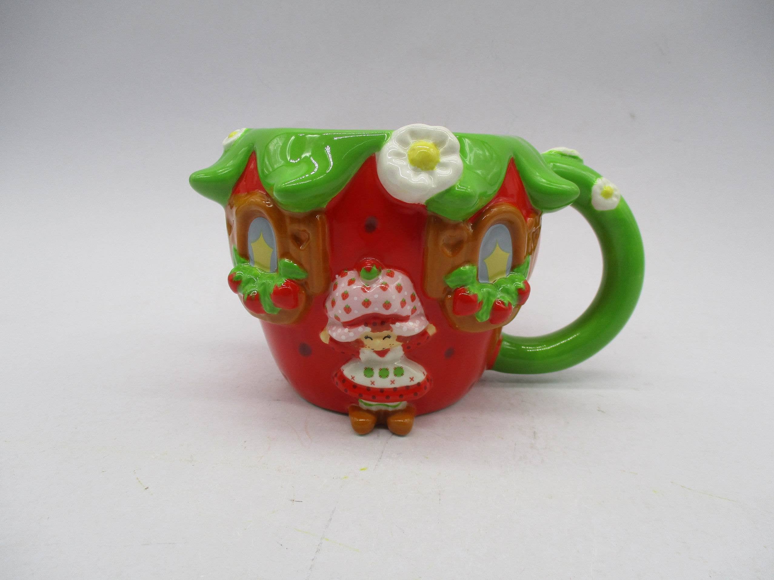 Silver Buffalo - Wholesale Coffee Mug - Strawberry Shortcake Cake Ceramic 3D Sculpted Mug1