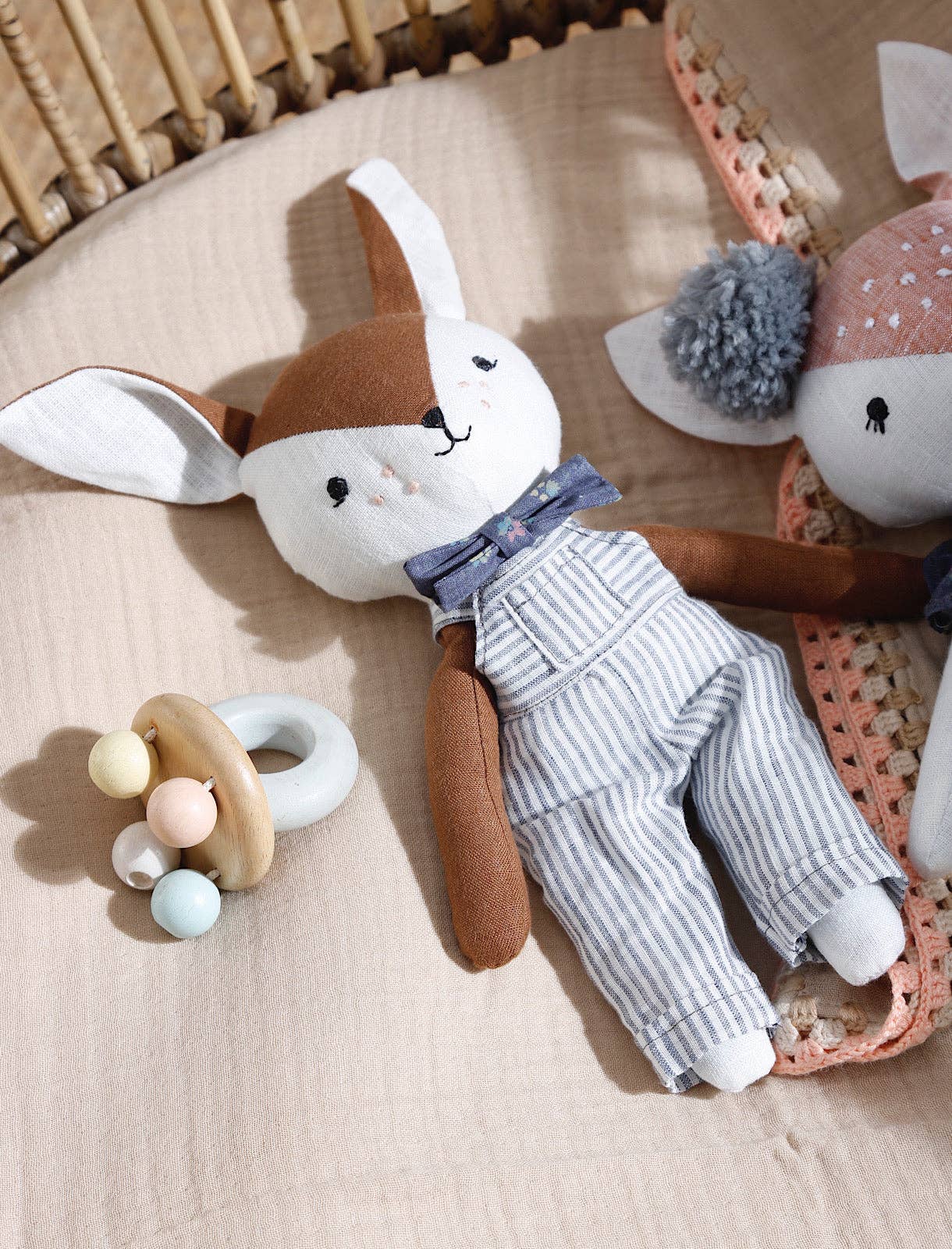 2 Stories – Engroshandel Plyslegetøj - Børn og baby – BAMBI BOY krammedyr, dukke, blød bamse3