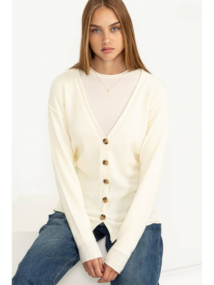 Cardigan à col en V profond pour la vente par HYFVE