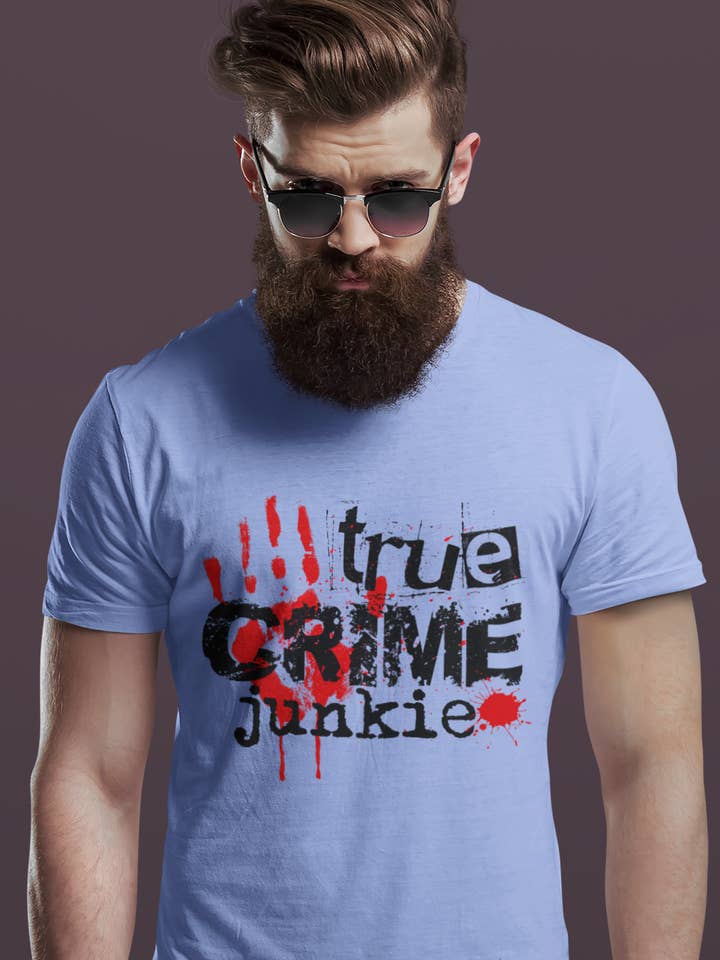 True Crime-junkie blodig handavtryck t-shirt (violett) för wholesale av Zombie Paws