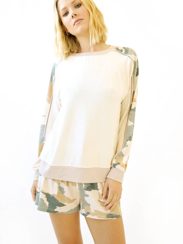 19021 Camo SV Pullover for wholesale by Mystree