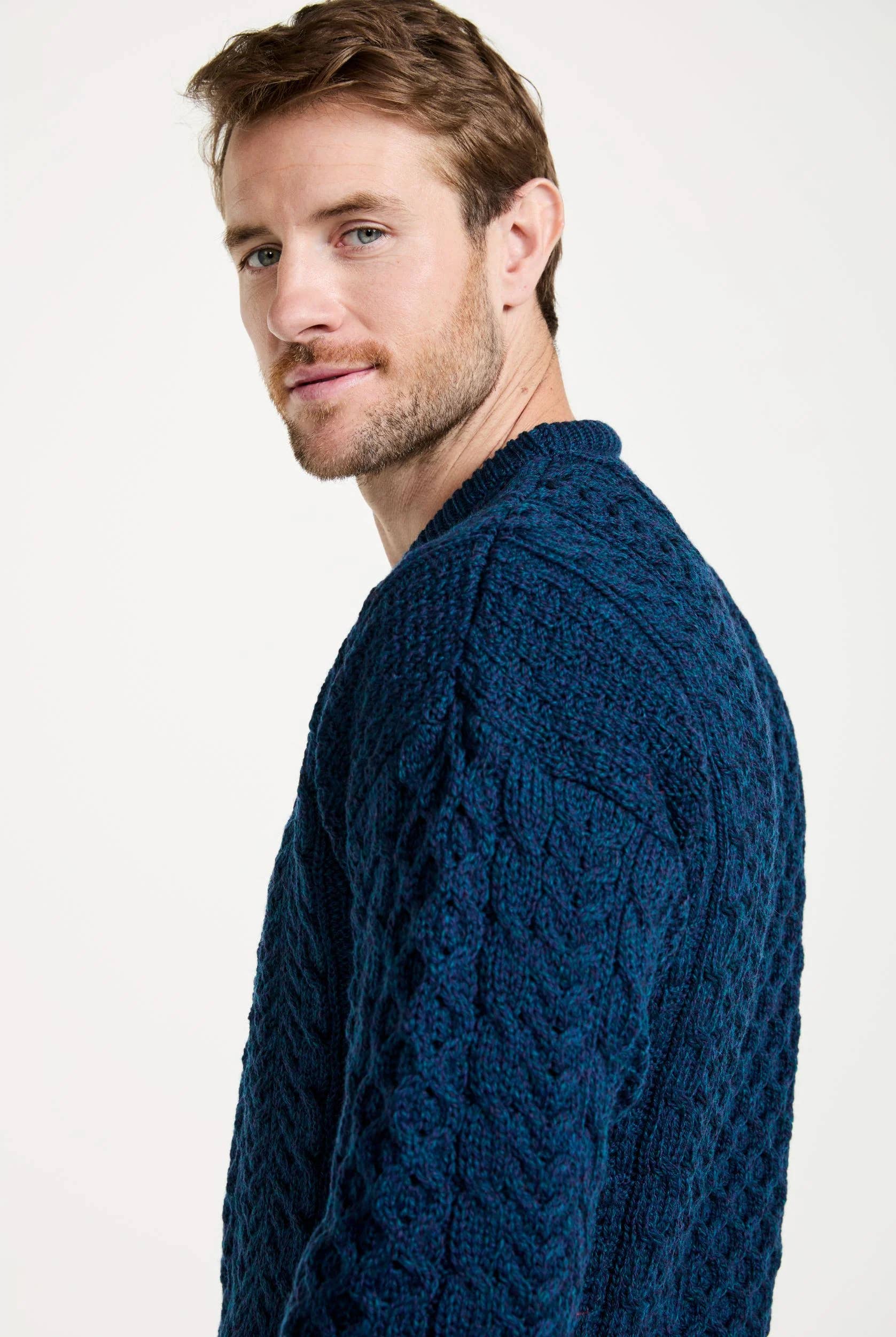 Aran Woollen Mills - Wholesale Gebreide trui - Heren - Inisheer traditionele herentrui van Aran - Atlantic