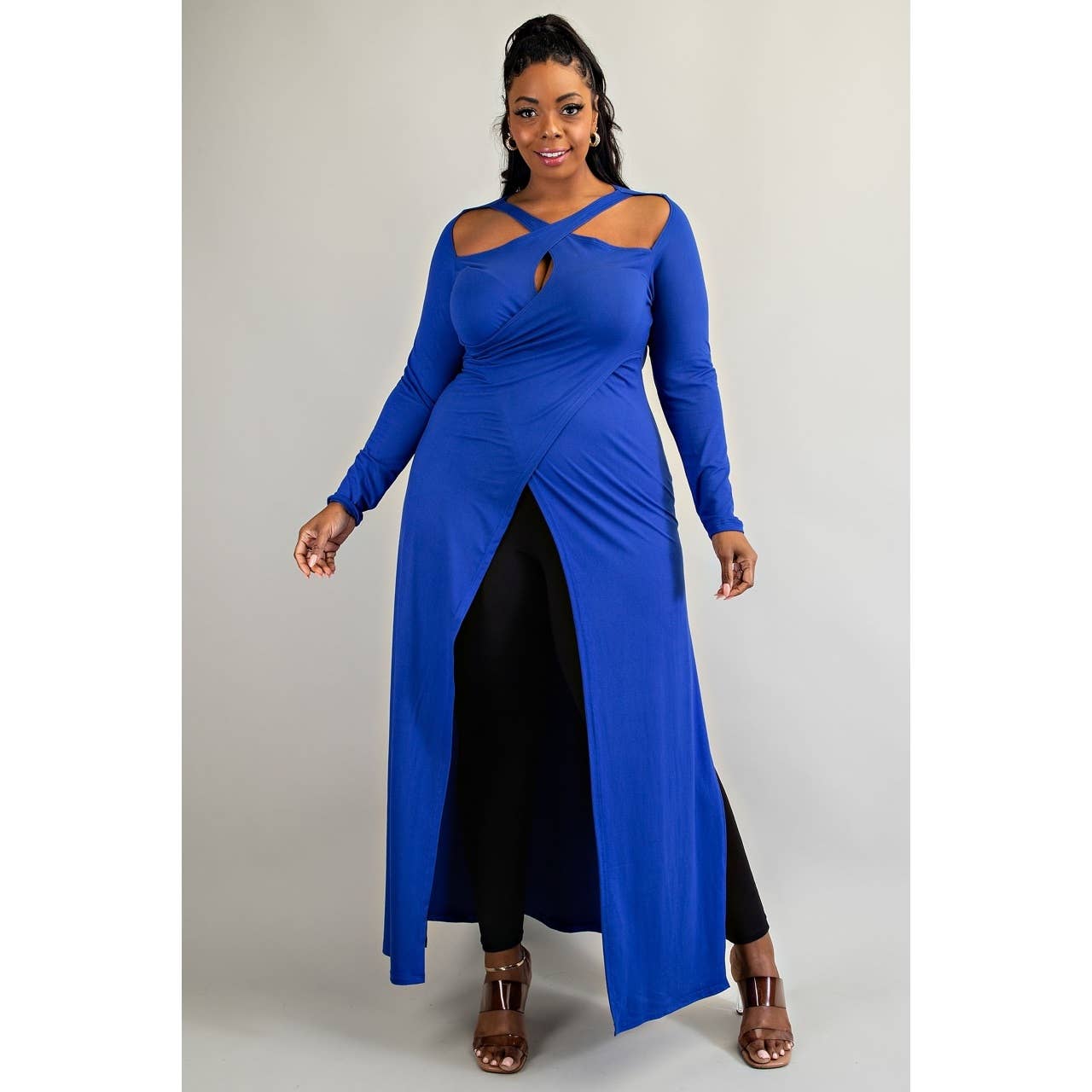 Curve Market - Vendita all'ingrosso Tunica - Donna - Top maxi taglie forti con maniche lunghe, scollo a incrocio e apertura a goccia4