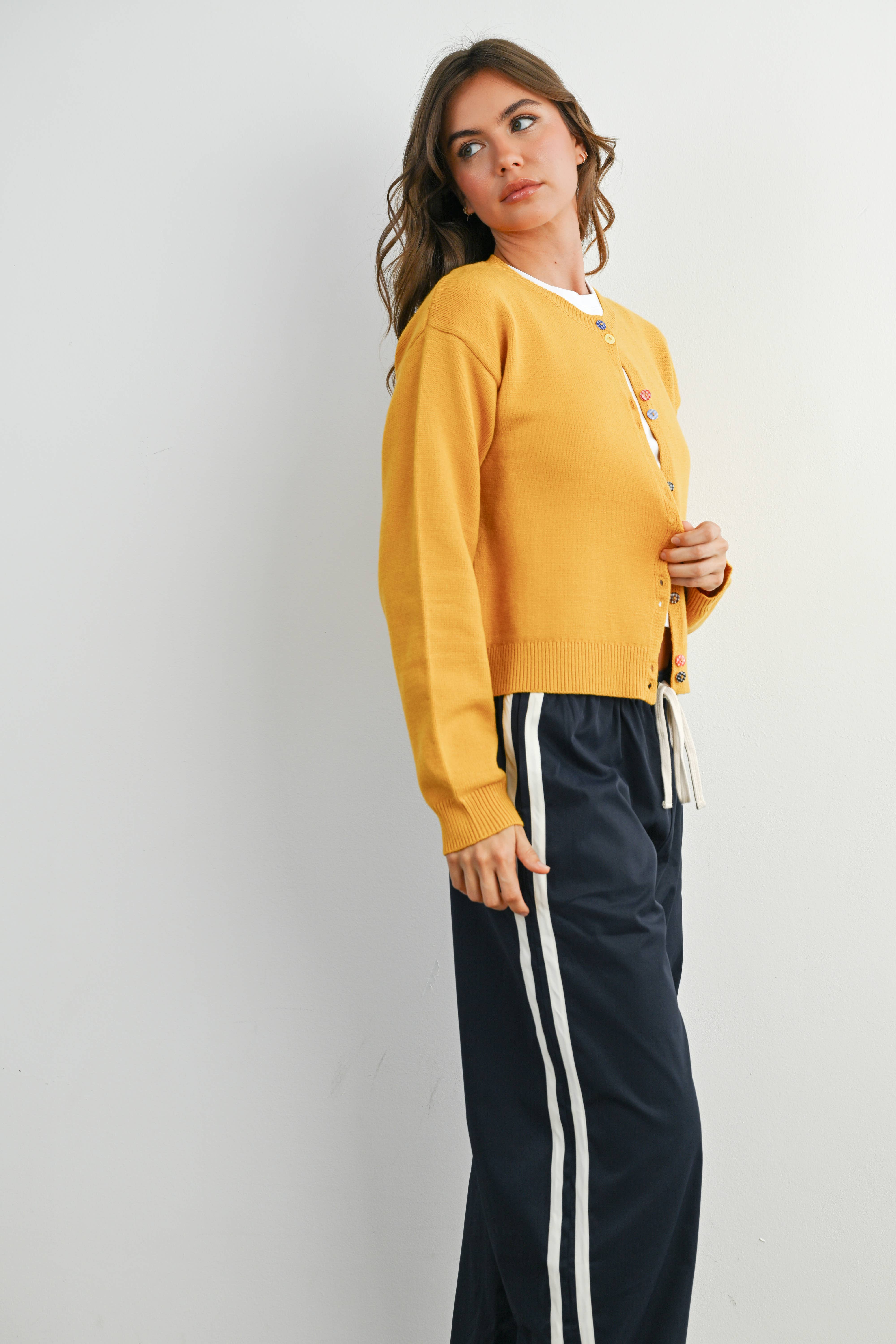 BUTTERMELON - Wholesale Cardigan - Women's - Long Sleeve Buttoned Cropped Cardigan - BMC790611