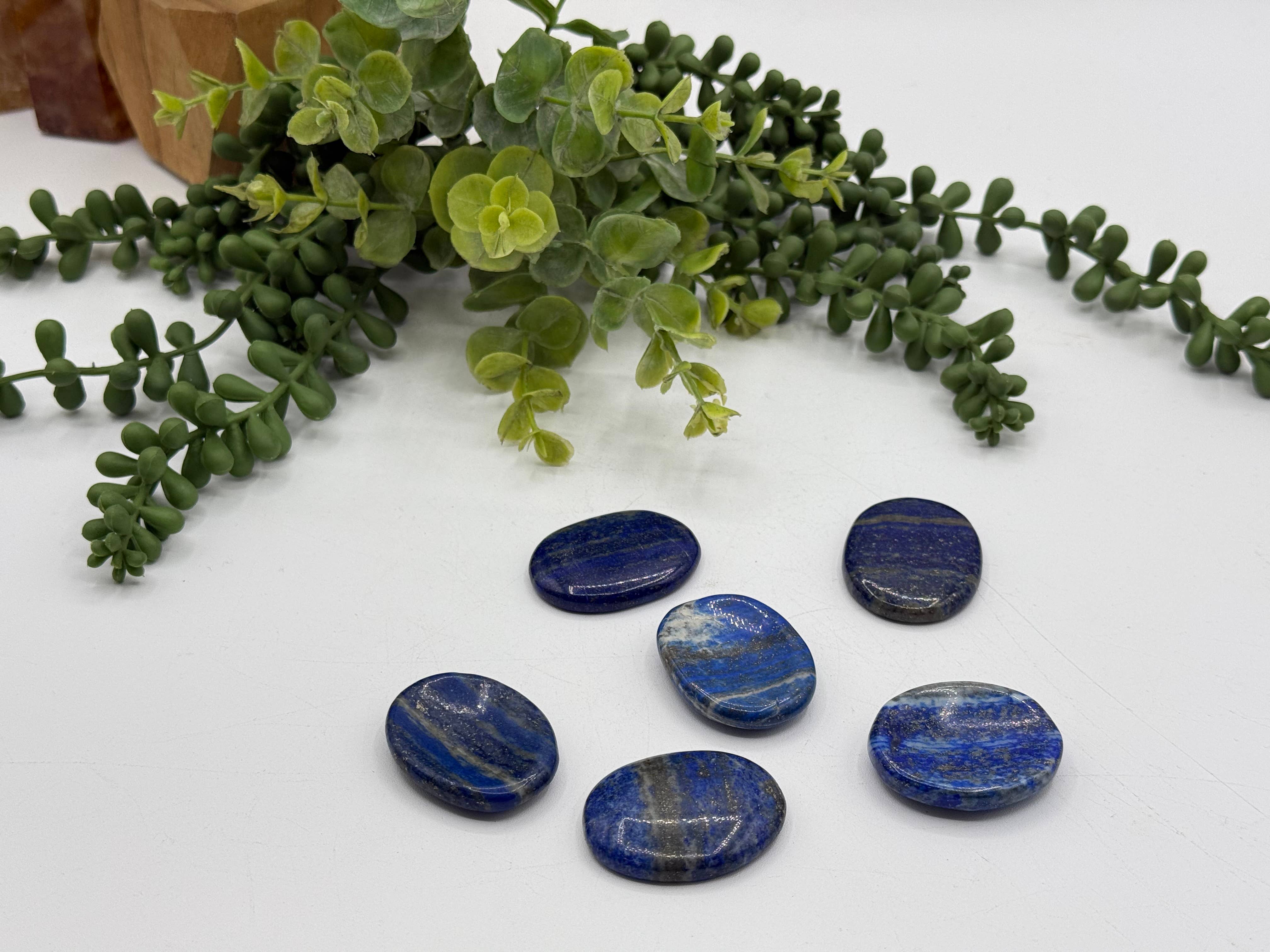 Meraki Gemstones - Wholesale Spiritual Stone/Crystal - Lapis Lazuli Worry Stones 40x30x8mm (1 piece)0