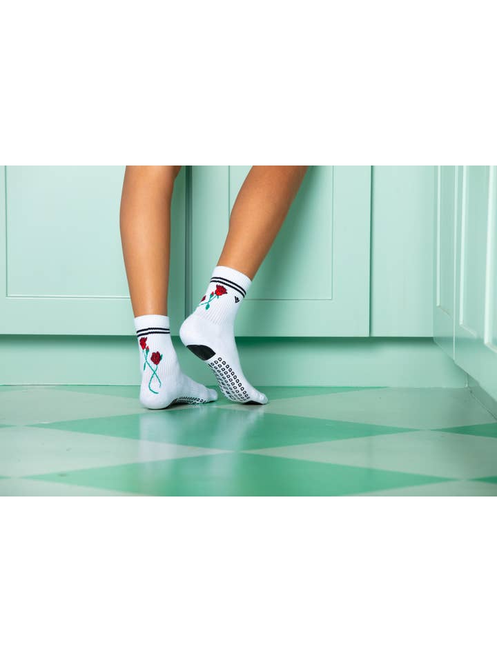 Arebesk - Wholesale Socks - Women's - Classic Women's Crew Grip Sock