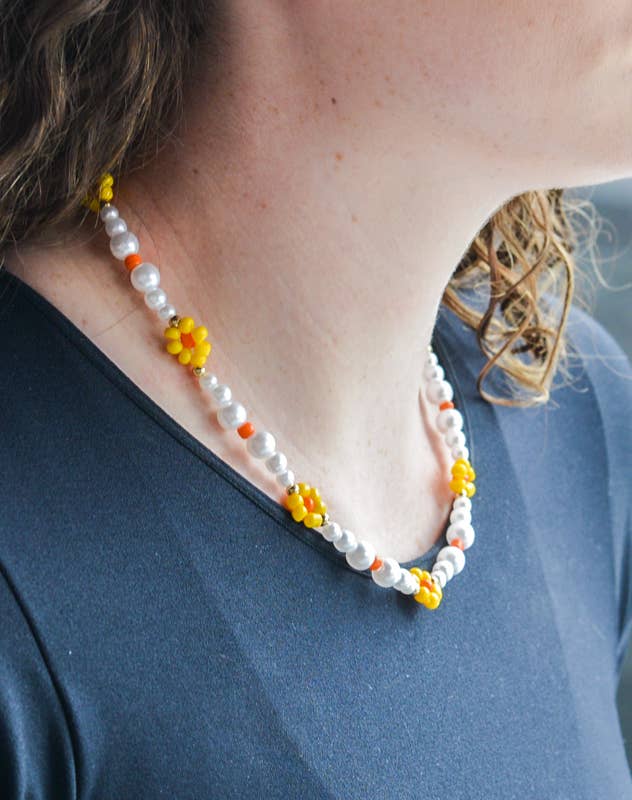 MULTI Daisy Love Pearl Necklace for wholesale on Faire9