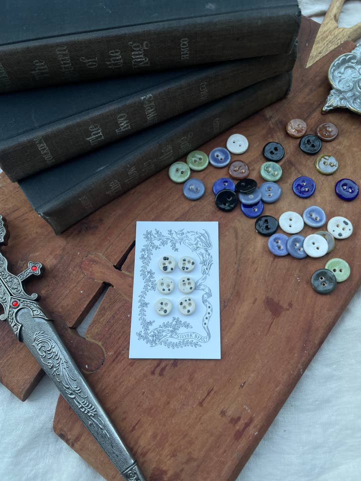 Boutons Mini 13mm (Ensemble de 6) pour la vente par Silver Beast Studio