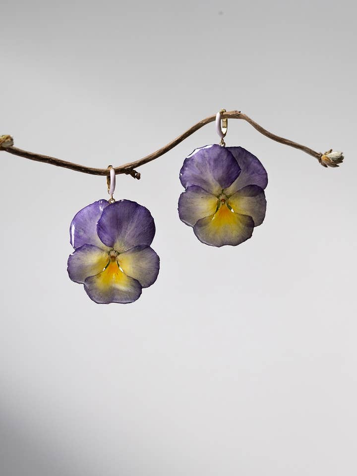 Brincos Pansy Hora Dourada - Argolas de Esmalte Roxo por atacado de Lakoo Designs