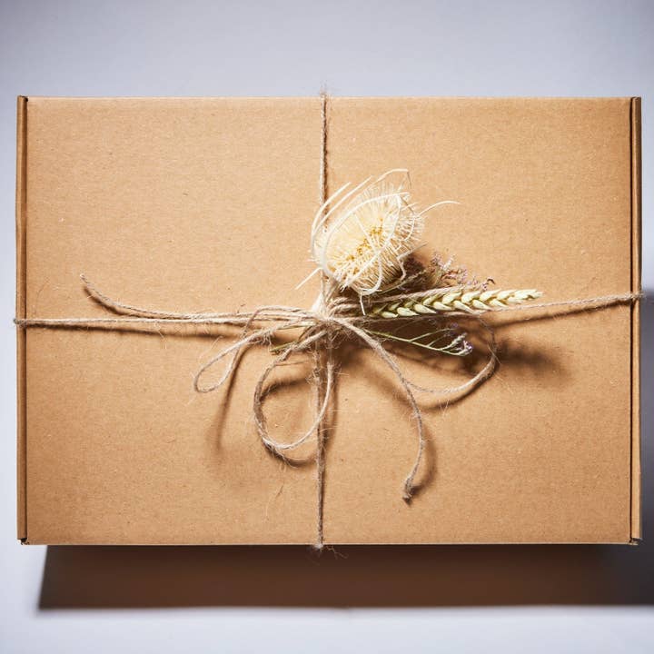 The Home Moment Candles Ltd - Wholesale Jar/Filled Candle - Fire | Honey & Sandalwood Fragranced Candle5