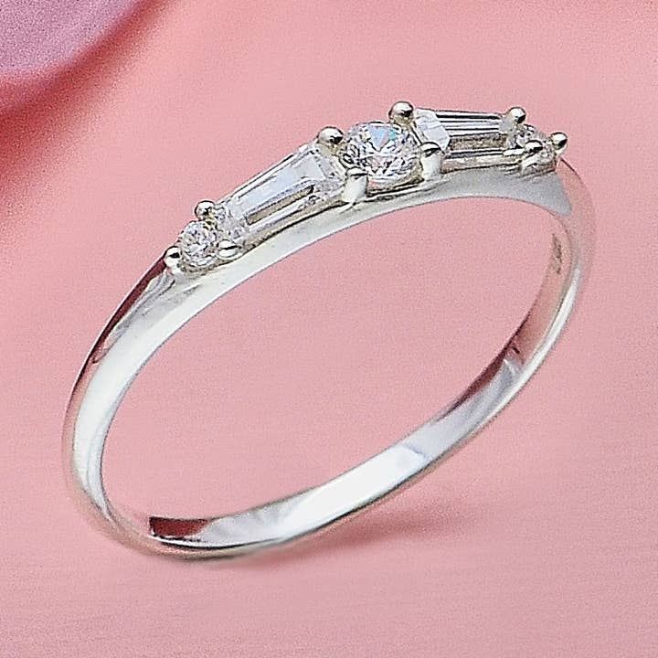 Konischer Baguette-Kristallring aus Sterlingsilber für den Großhandel von Nina Designs