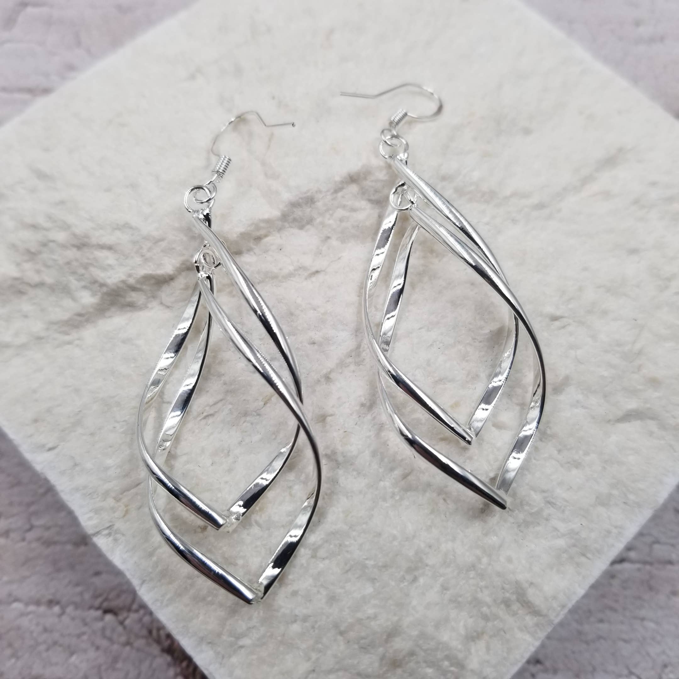 Treasure Wholesale - Wholesale Dangle Earrings - Abstract Geometry Silver Earrings
