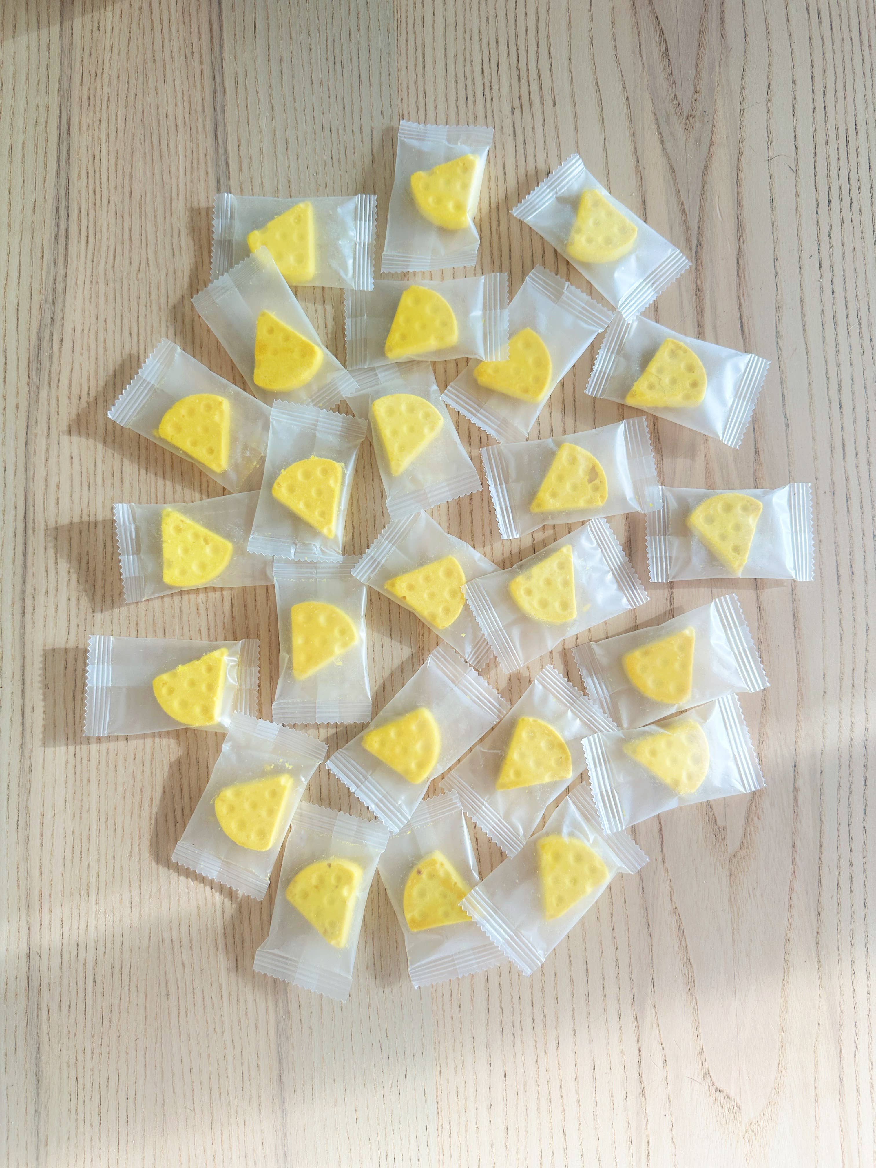 Paw Paw Patisserie™️ | Treats That Love Your Dog Back💞 - Wholesale Pet Treats - Dog - Freeze Dried Chicken & Cheddar Slices1