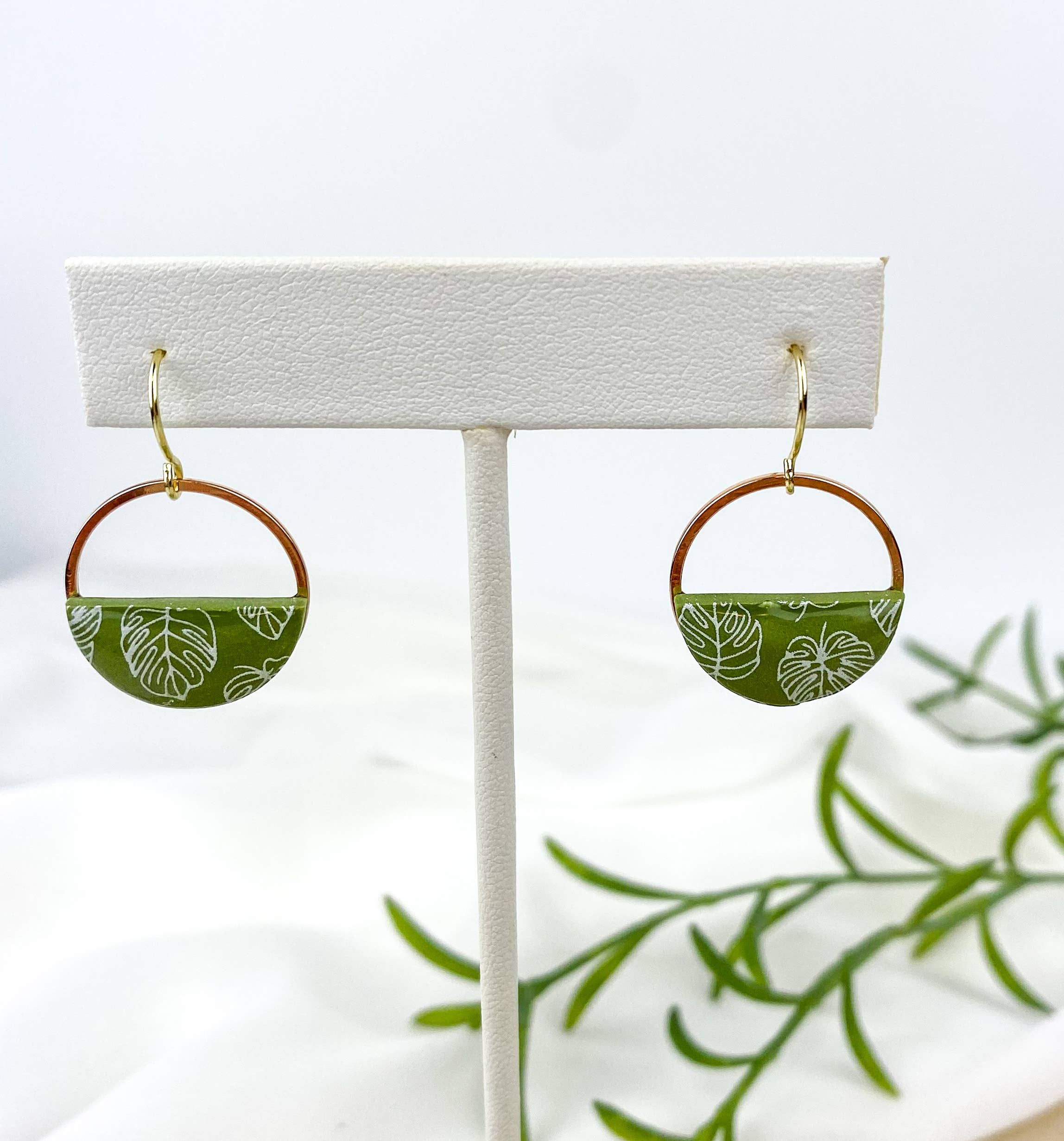 Light Shine - Wholesale Dangle Earrings - Monstera Leaf Dangle Earring | Green Spring Clay Drop |Plant16