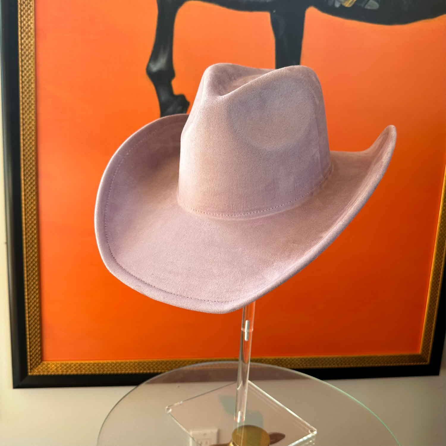 Queens INC - Vente Chapeau de cowboy – femme - Chapeau de cowboy en daim végan avec bord plat rigide3