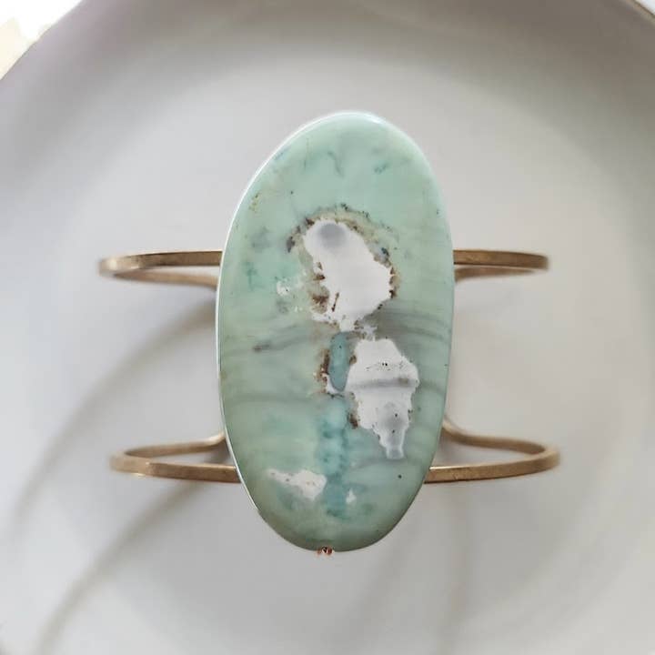 Bracciale regolabile in ottone e agata con uovo di pettirosso blu per la vendita all'ingrosso da parte di Sara Sela Jewelry