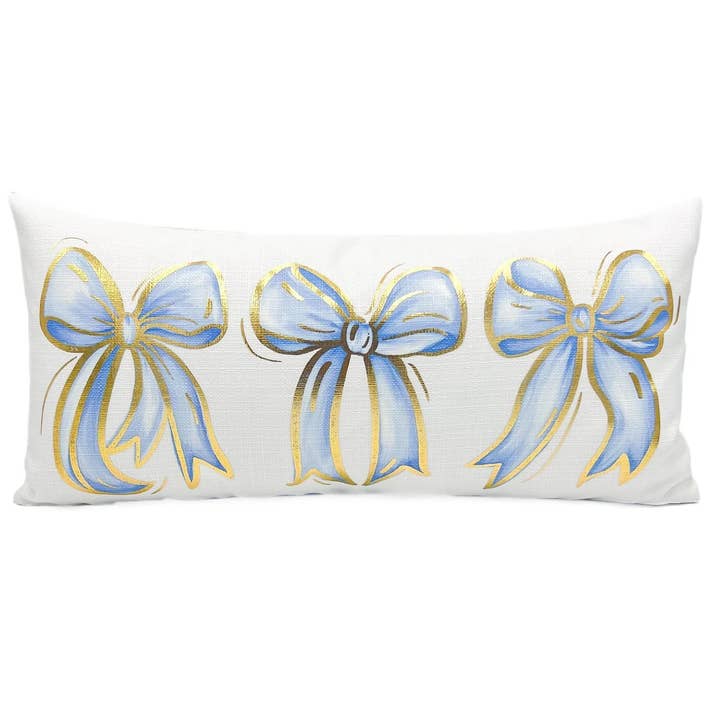 Guldfolie Blå Rosetter Kudde för wholesale av Rachel Brooks Design, LLC