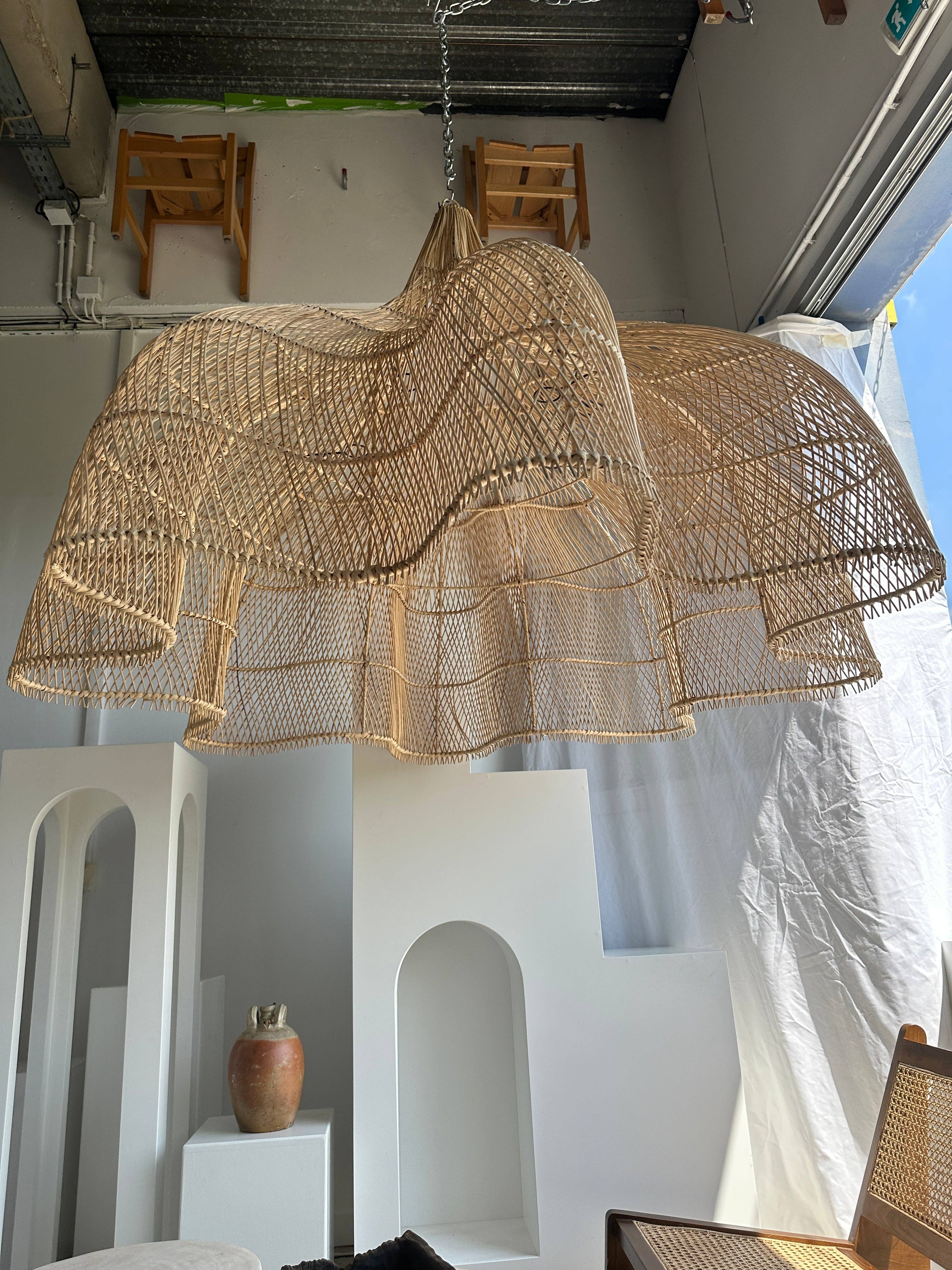 Office Objets - Wholesale Chandelier/Hanging Light - Immense rattan suspension in the shape of a flower, tulip, corolla H:1m; D:1m50163