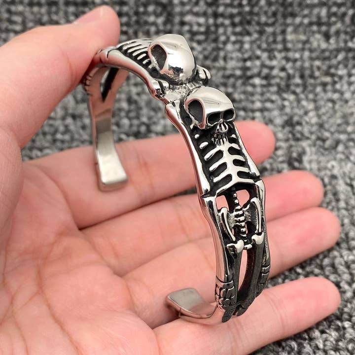 Gotische Doppelskelettmanschette aus Edelstahl - MJ/BC/GT für den Großhandel von Mio Queena