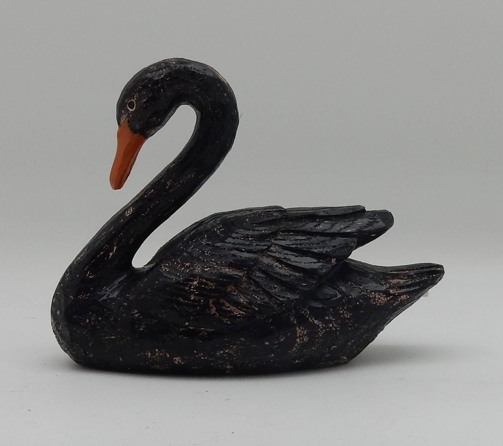 Green Pastures Wholesale – wholesale Decorative figurine – Swan -Medium Size 9"- head forward2