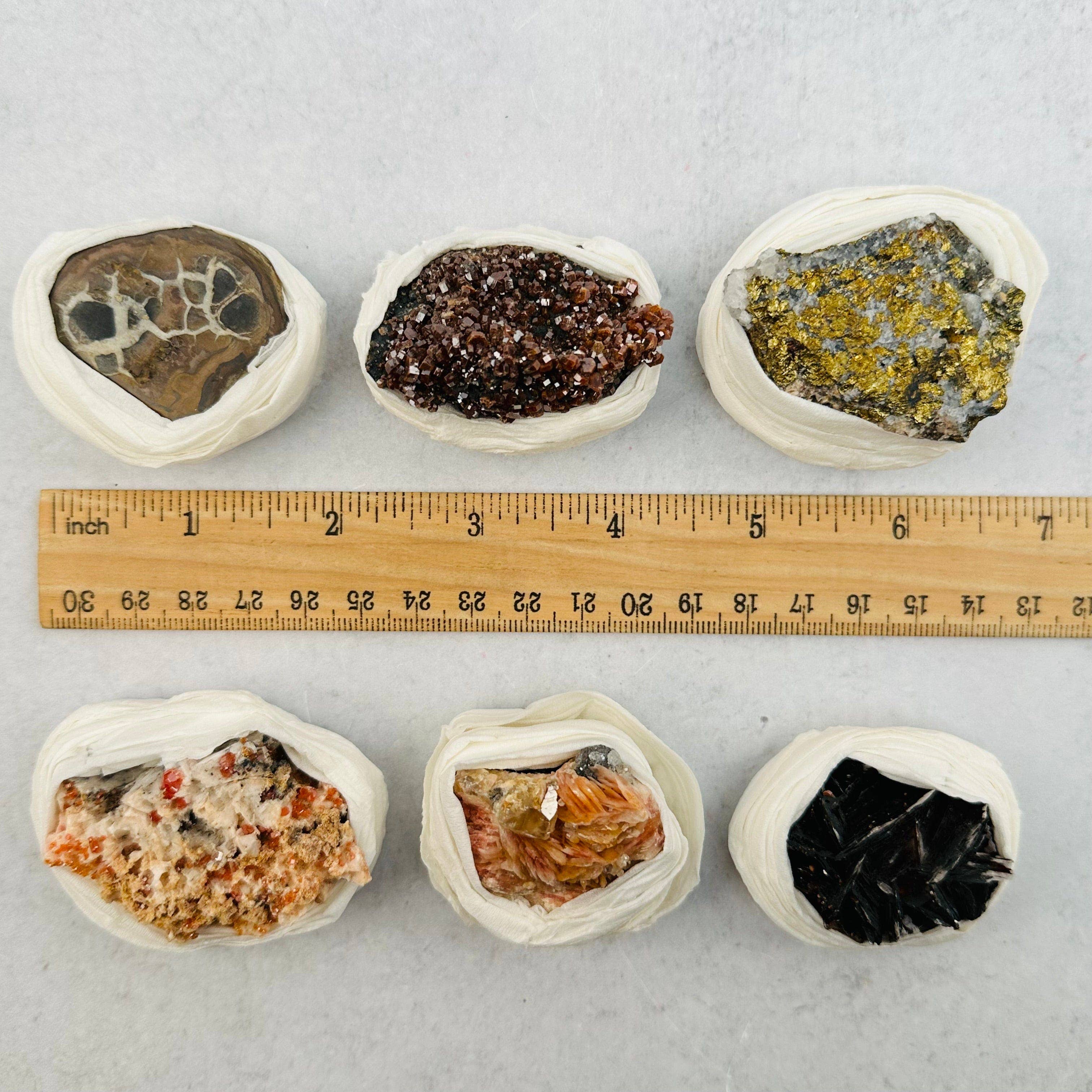 Rock Paradise - Wholesale Spiritual Stone/Crystal - 1 FLAT BOX of Natural Crystal Minerals - Mixed Minerals - Crystal Collection Set4