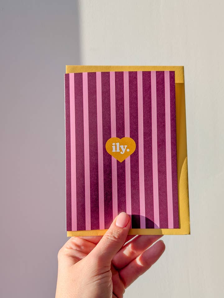 Biglietto di Auguri Minimalista Retrò con Cuore "ily" per la vendita all'ingrosso da parte di Louisa Kazig