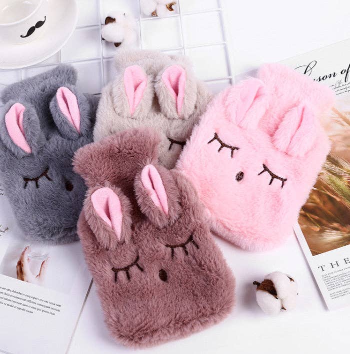 Rosa Wärmflasche und Plüschbezug mit Häschen für den Großhandel auf Faire2