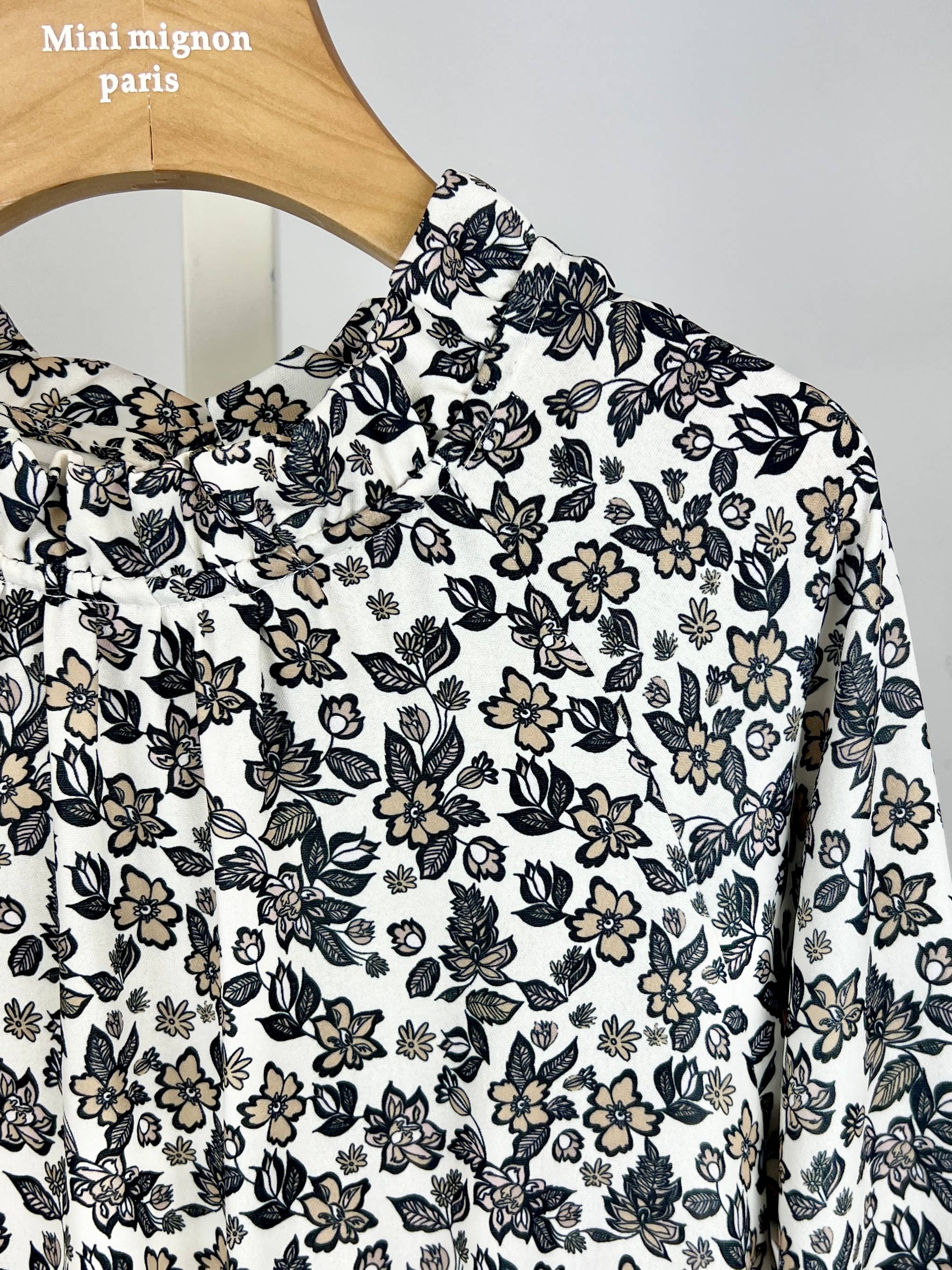 MINI MIGNON PARIS - Vendita all'ingrosso Vestito - Bambini - Abito da ragazza con vita elasticizzata e maniche lunghe con stampa floreale5