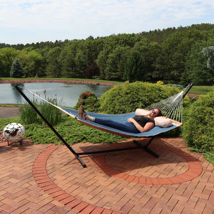 Sunnydaze Decor - Wholesale Hammock - 2-Person Quilted Hammock with Spreader Bar & Pillow - Tidal