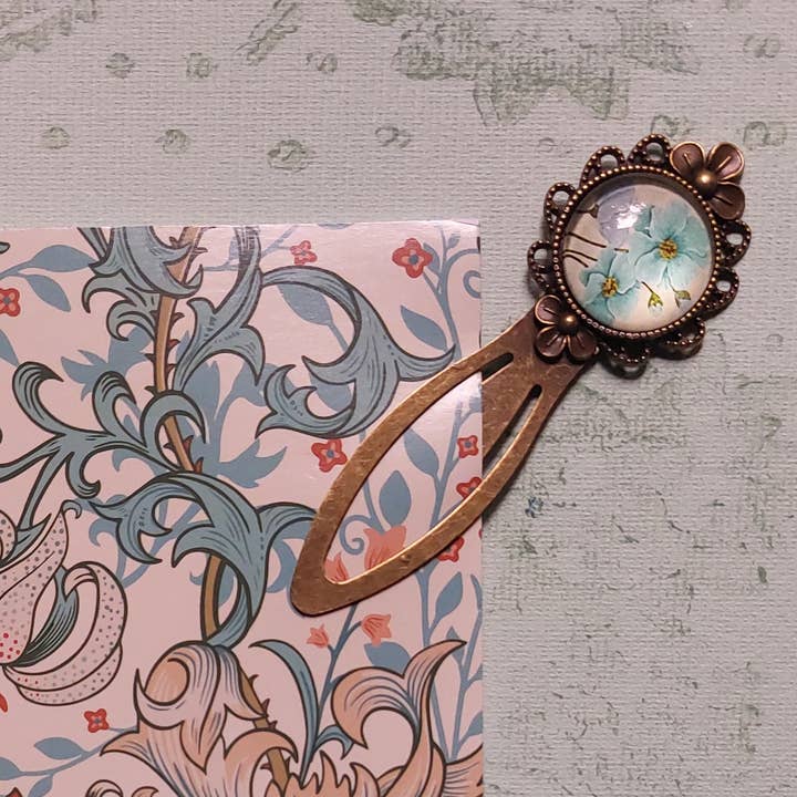 Marque-page en laiton avec fleurs délicates et carnet pour la vente par Meisie Berlin