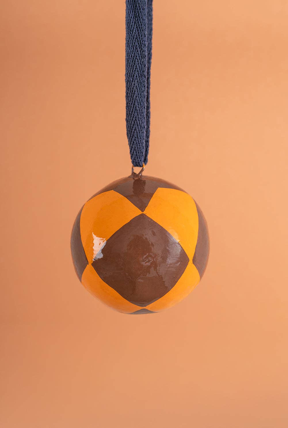 Ian Snow Ltd – wholesale Christmas decoration – Russet & Caramel Harlequin Bauble0