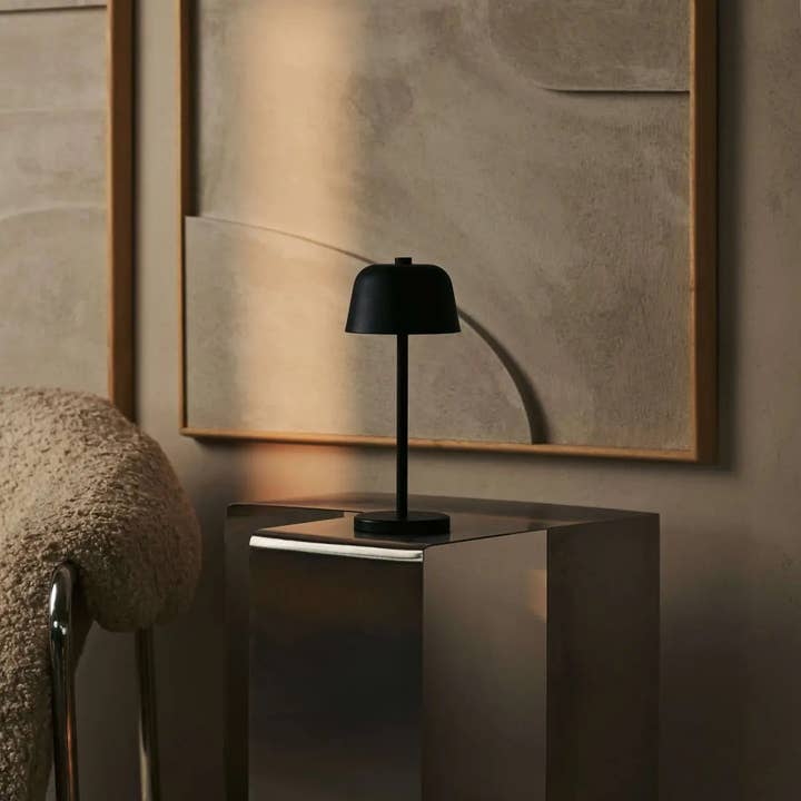 Tavellio - Wholesale Accent/Desk Lamp - Anton Black Rechargeable Table Lamp | Stylish & Cordless Lighting14