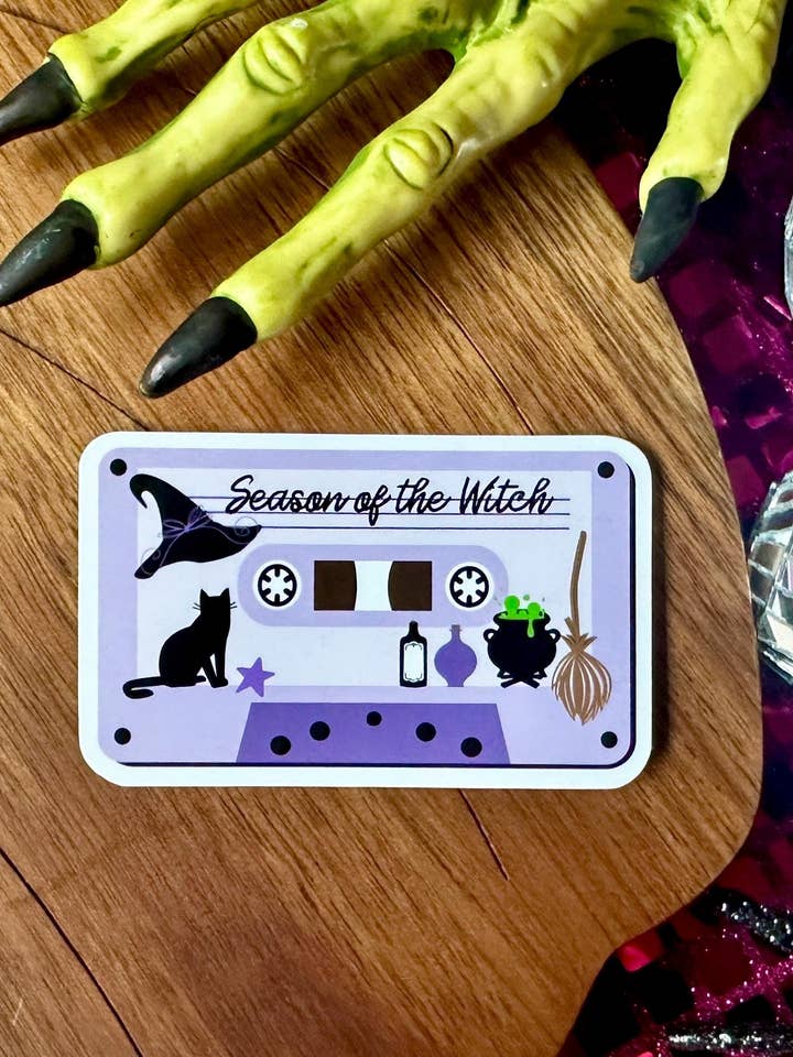 Sæson af Heksen Klistermærke| Kassettebånd Klistermærke| Halloween Heks Klistermærke| Sommerween Klistermærker| Mixbånd Klistermærker| Gotiske Klistermærker Heks for engroshandel hos The Haus of Holly