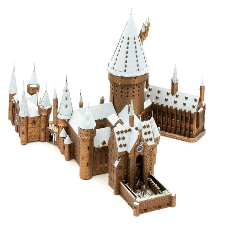 Metal Earth - Wholesale Decorative Figurine - Hogwarts in Snow - COLOR Harry Potter2