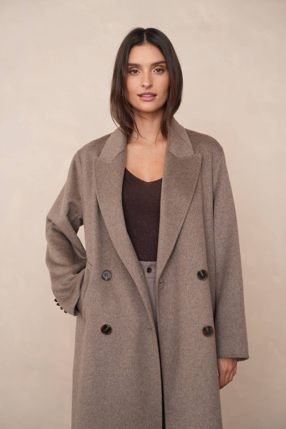 Attentif Paris – Großhandel Mantel - Damen – Extra langer, handgenähter Oversize-Mantel aus Wollmischung34