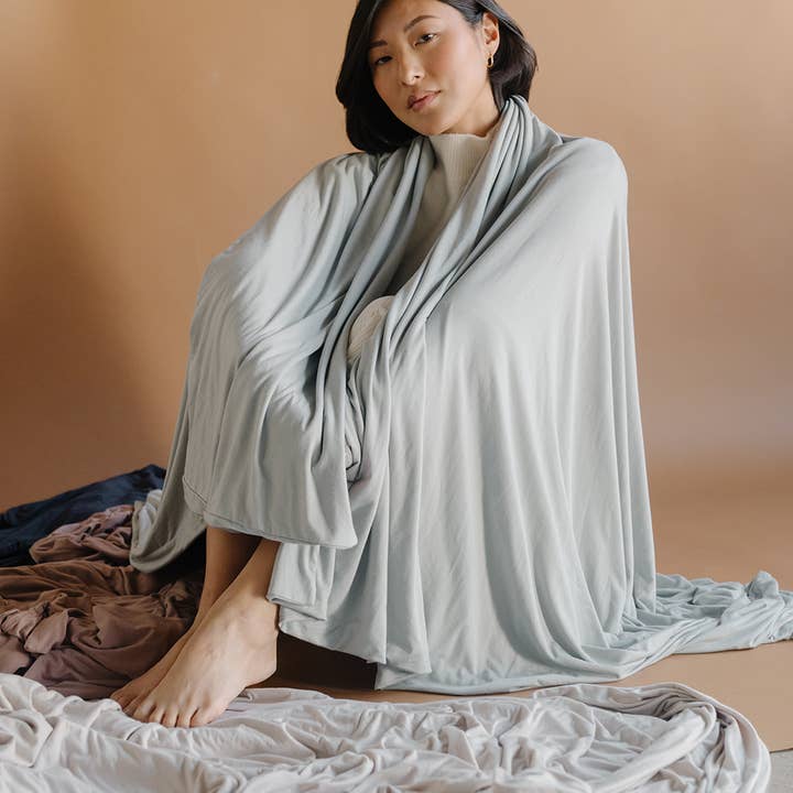 Wuvvy - Wholesale Throw Blanket - Sage4