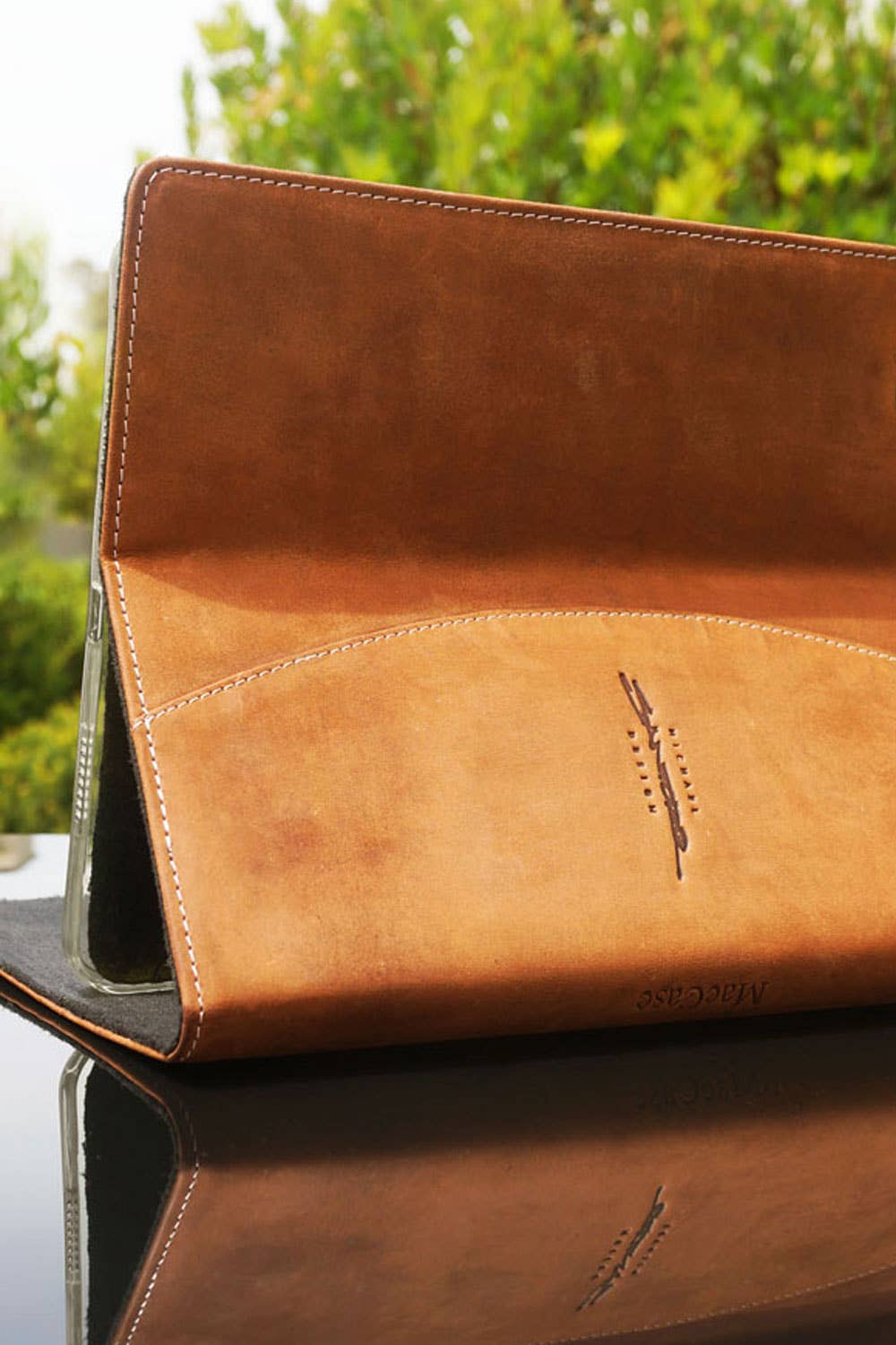 MacCase - Wholesale Laptop/Tablet Case - Unisex - Premium Leather iPad Pro 12.9 Case (5th and 6th Gen)9